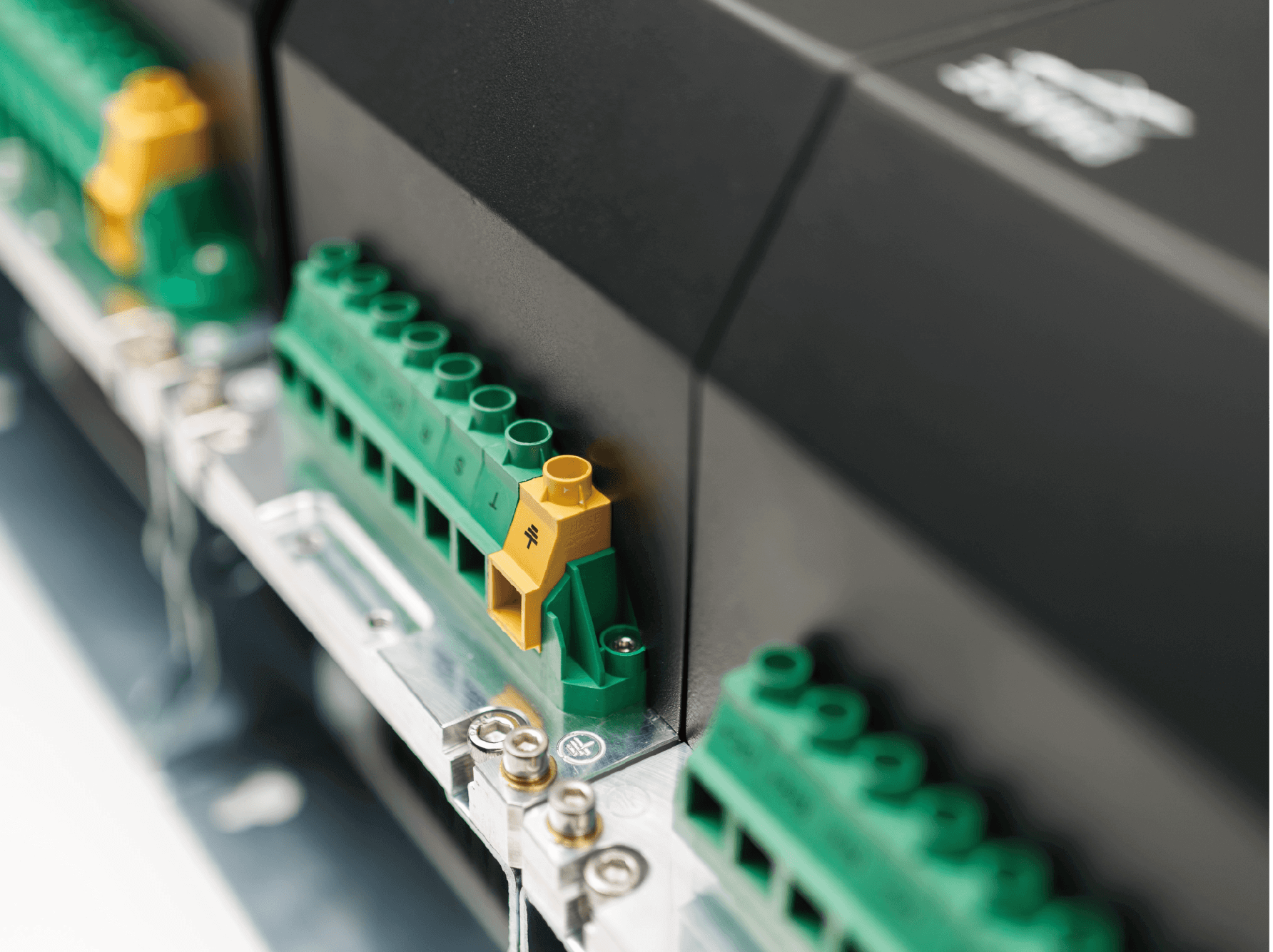 穩定、快速、精準的控制