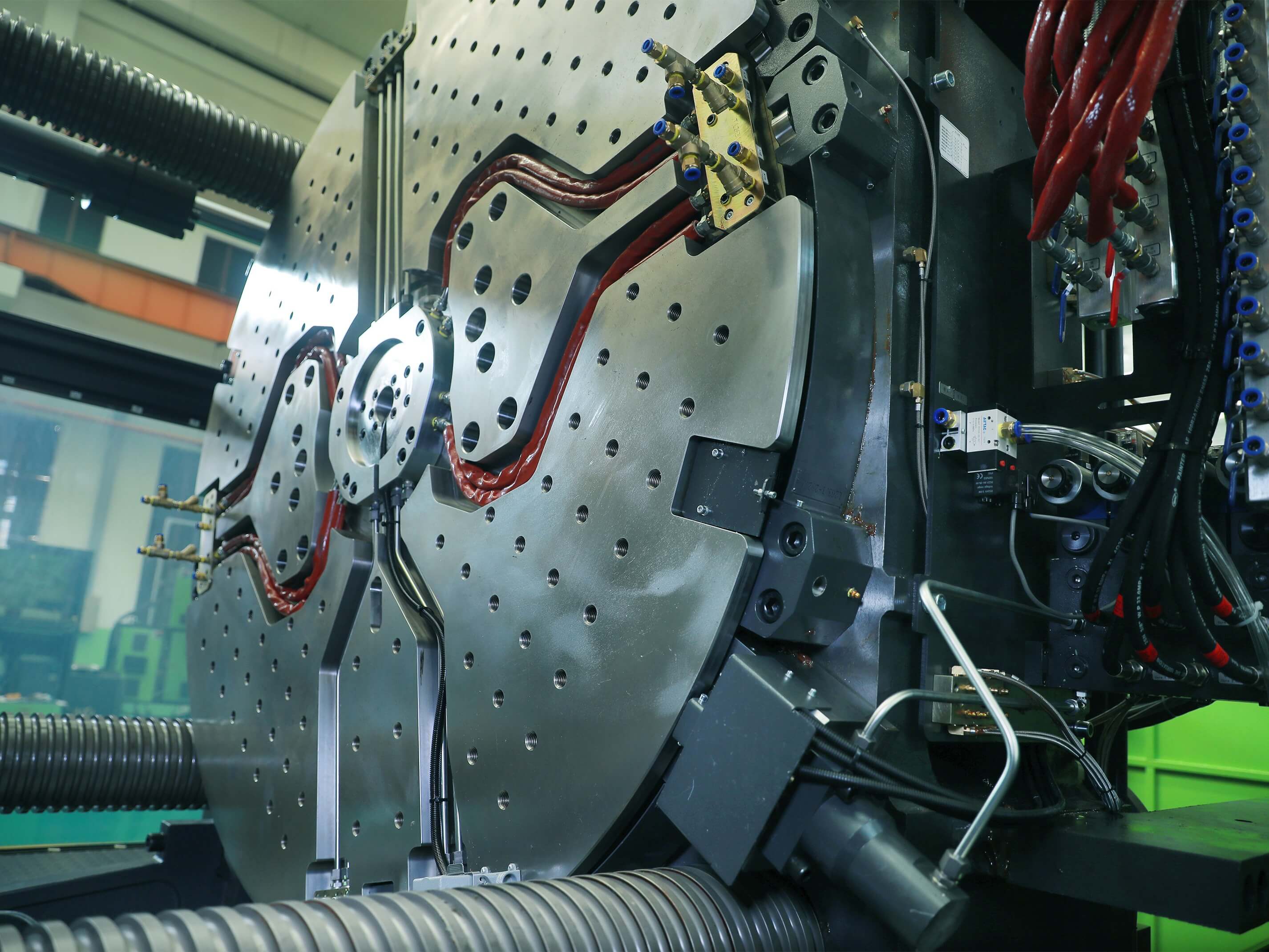 中板旋轉對射技術