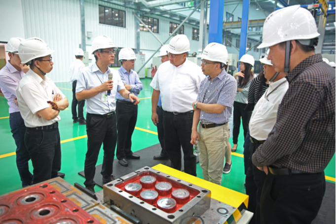 伊明模具正式投產 english 201611182508.png