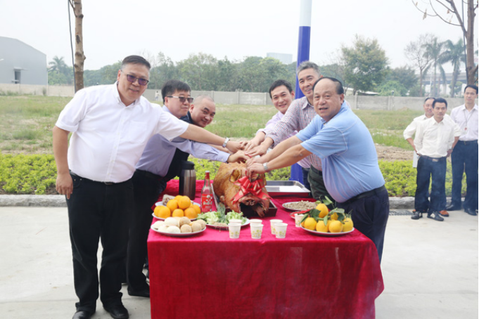 伊明模具正式投產 english 201611181137.png