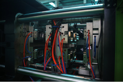 伊明模具正式投產 english 201611184290.png